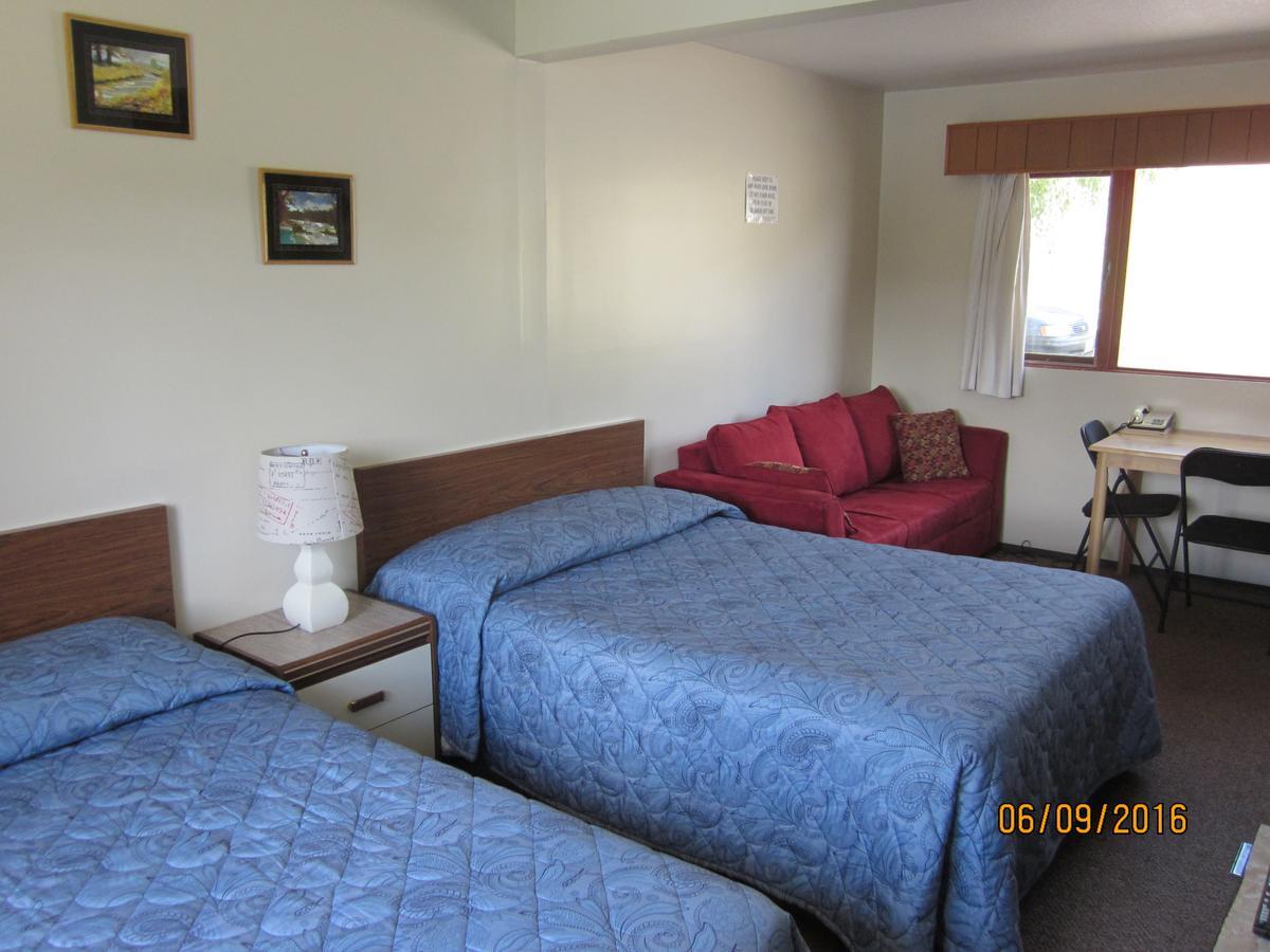 Valleyview Motel วิลเลียมส์เลค ภายนอก รูปภาพ