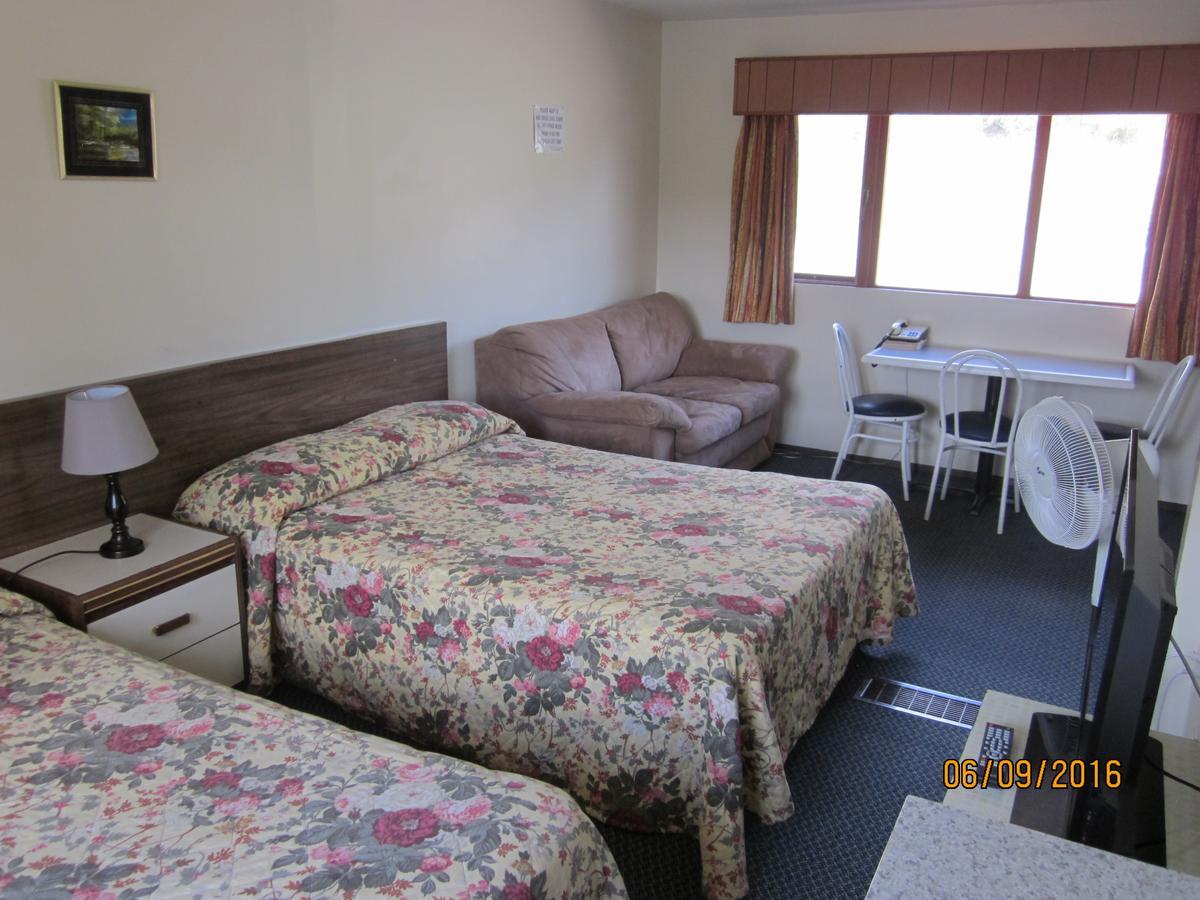 Valleyview Motel วิลเลียมส์เลค ภายนอก รูปภาพ