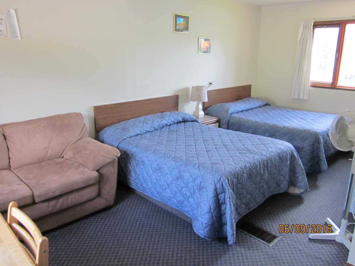 Valleyview Motel วิลเลียมส์เลค ภายนอก รูปภาพ