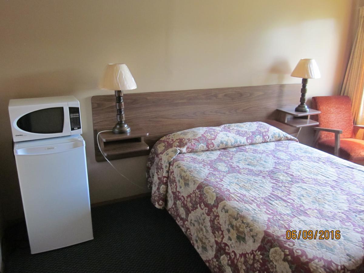 Valleyview Motel วิลเลียมส์เลค ภายนอก รูปภาพ
